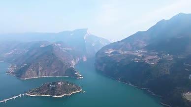 4K航拍中国长江三峡夔门风景名胜视频的预览图